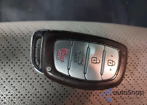 2017 Hyundai Elantra Limited z USA, uszkodzony, nr VIN 5NPD84LFXHH093397